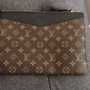 Louis Vuitton Daily Pouch